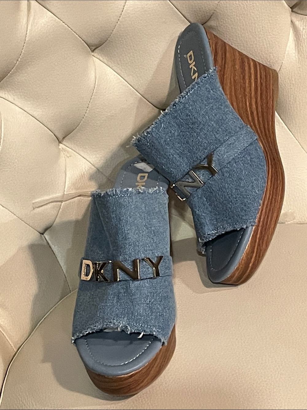 DKNY Denim Frayed Wedge Slide Sandals in Blue Silver Size 8 Eye Catching